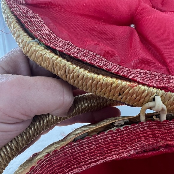 Vintage tapestry sewing basket with insert tray - Picture 12 of 15